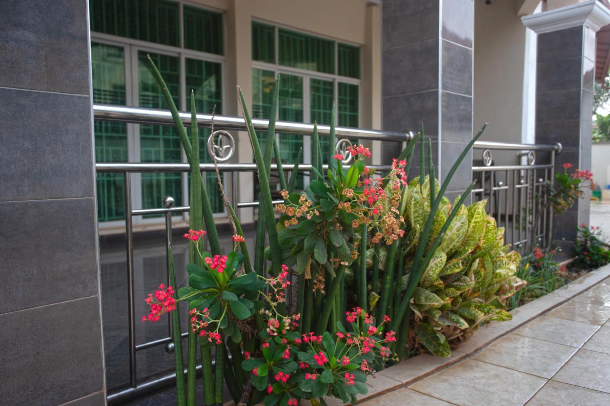 Labev Hotel Kumasi Exterior photo